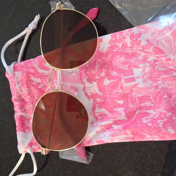 Lilly Pulitzer | Accessories | New Lilly Pulitzer Whale Bay  display picture 1